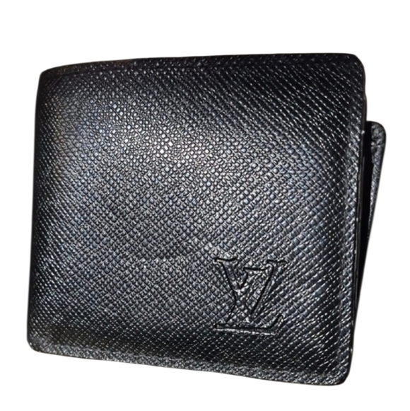Louis Vuitton Black Taiga Leather Slender Bifold Wallet, Onesize, Black. - Picture 4 of 7